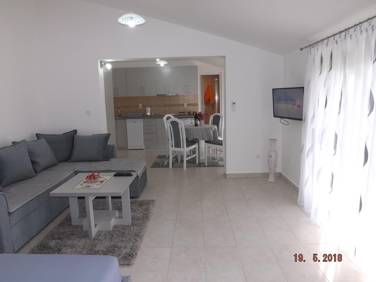 Raj Apartment Kotor Exterior photo