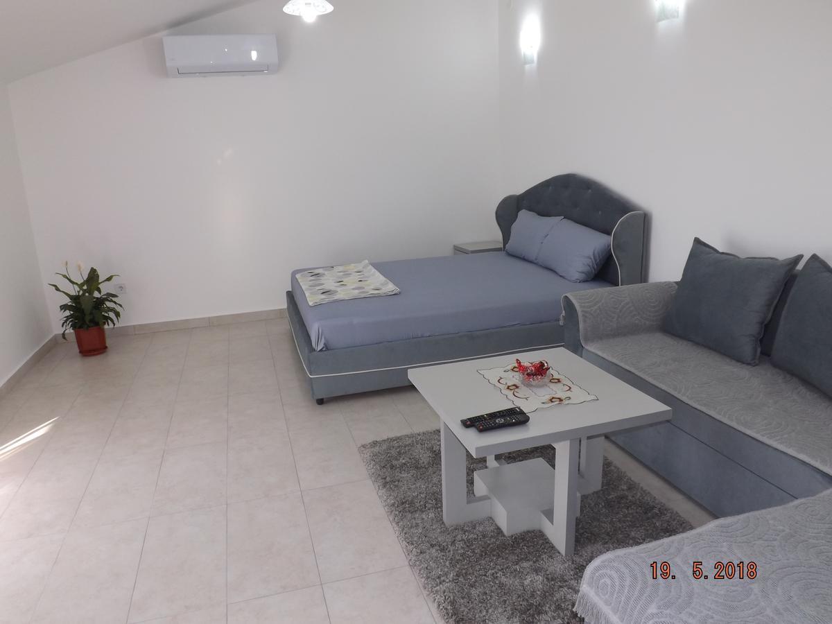 Raj Apartment Kotor Exterior photo
